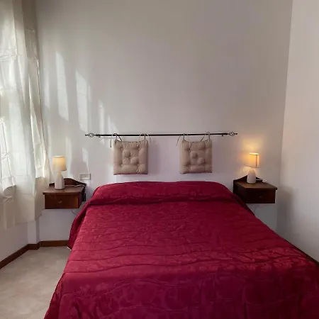 Ostello-albergo Dagli Elfi بيت شباب