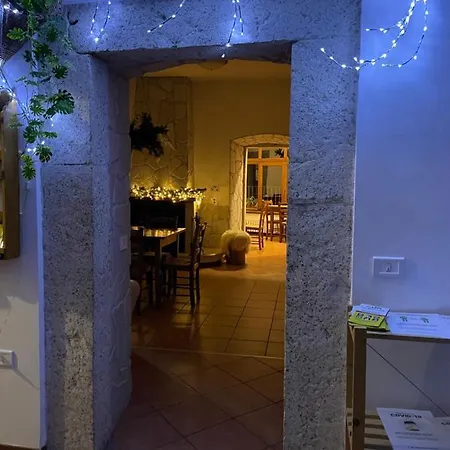 Ostello-albergo Dagli Elfi بيت شباب باريا