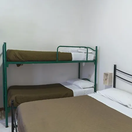 Ostello-albergo Dagli Elfi بيت شباب باريا