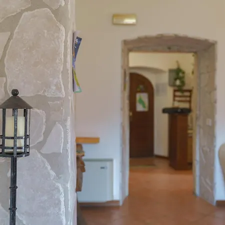 Ostello-albergo Dagli Elfi بيت شباب باريا