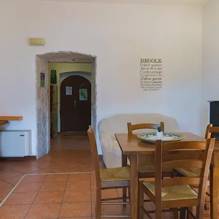 Ostello-albergo Dagli Elfi بيت شباب باريا