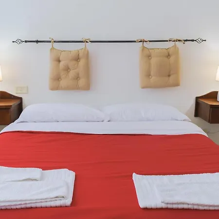 Ostello-albergo Dagli Elfi بيت شباب *