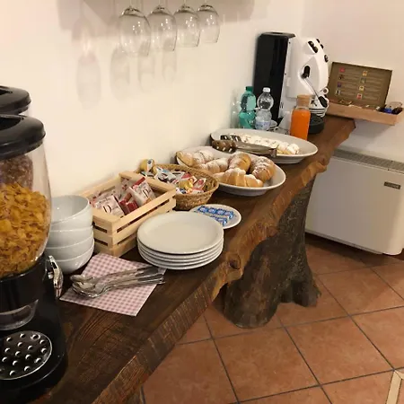 Ostello-albergo Dagli Elfi باريا