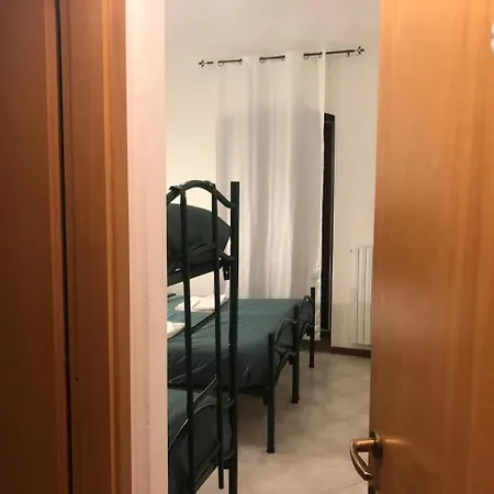 Ostello-albergo Dagli Elfi بيت شباب *