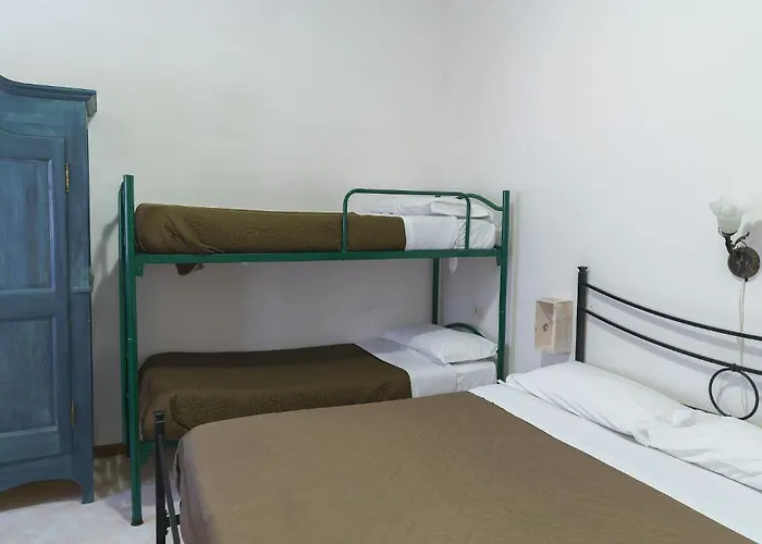 Ostello-albergo Dagli Elfi ホステル バッレーア